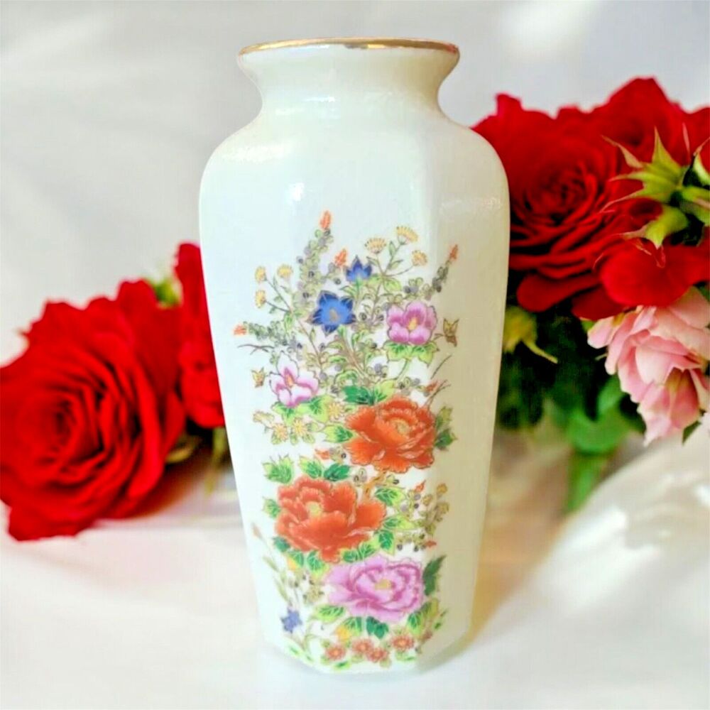 Vintage Japanese Vase – Hand-Painted Floral Design with Gold Trim